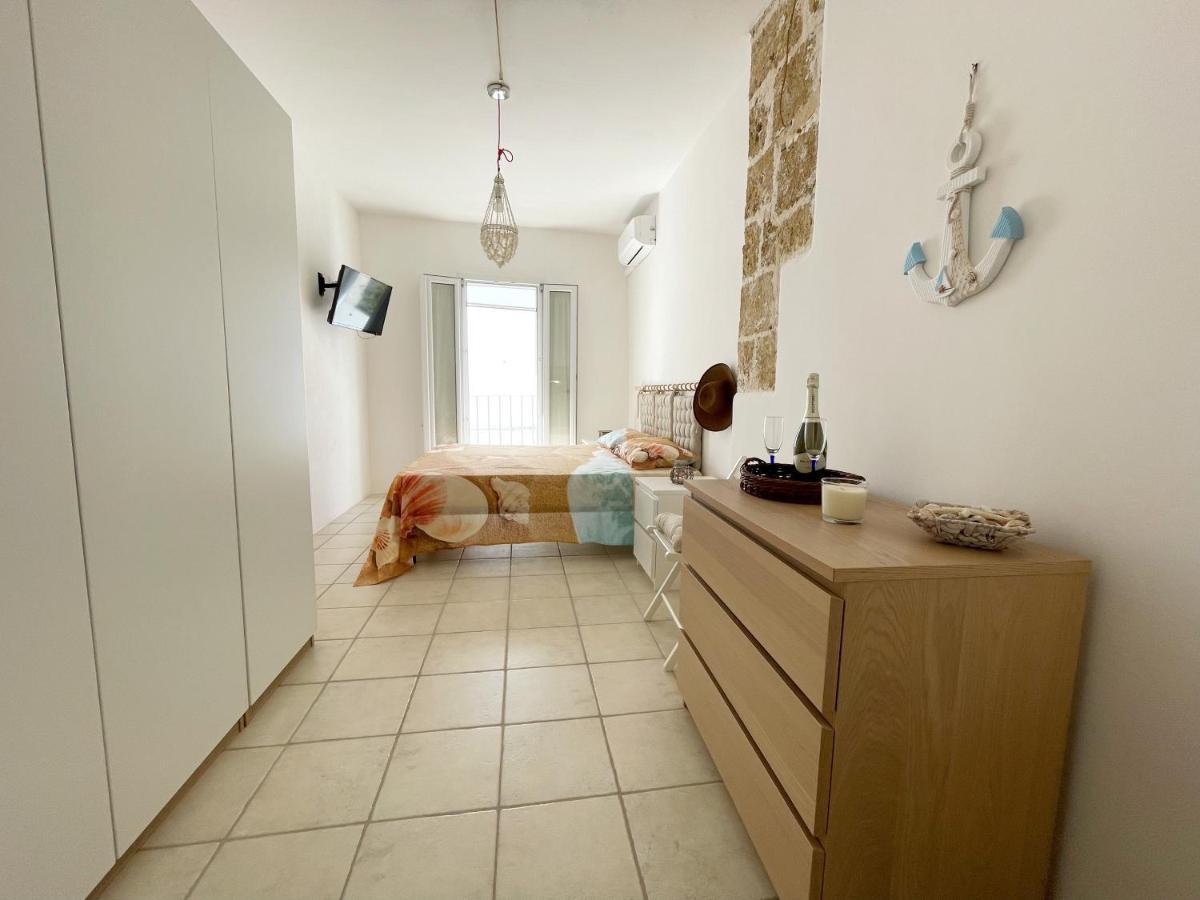 Mediterraneo House- Casa Nel Centro Storico ماتينو المظهر الخارجي الصورة